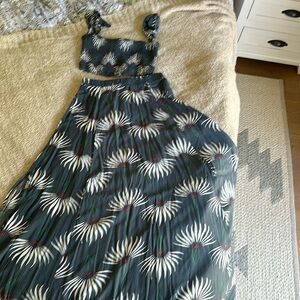 Lulus xs crop and skirt